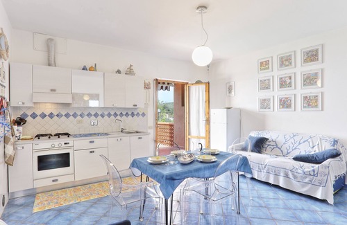 Innamorata Apartment | Holiday home with garden and sea view - Appartamento Montecristo
