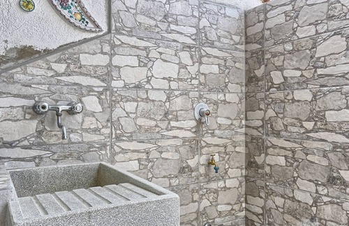 Innamorata Apartment | Holiday home with garden and sea view - Appartamento Montecristo