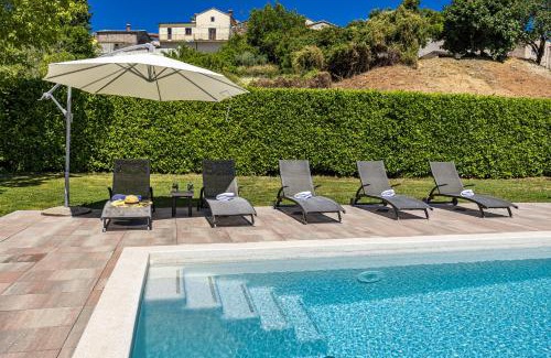 Trviz House | Holiday Home with pool and garden