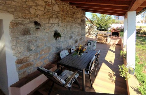 Kastelir-Labinci Villa | Holiday home with pool for 4 in Kaštelir-Labinci
