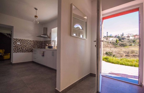 Oprtalj House | Holiday home with pool, air conditioning, barbecue and in a quiet location