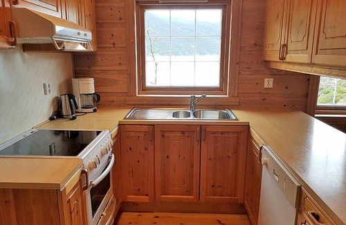 Suldal House | Holiday home with view on the water