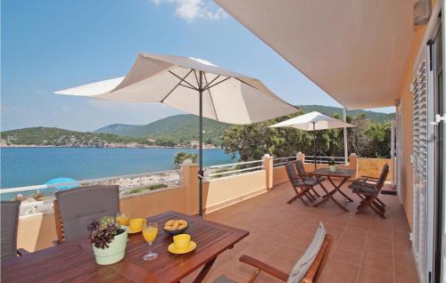 Pokrivenik House | Holiday Home Zastrazisce With Sea View 04