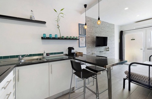 Seixal House | Holiday Home 'Zen Village Azul' with Shared Pool, Wi-Fi and Air Conditioning