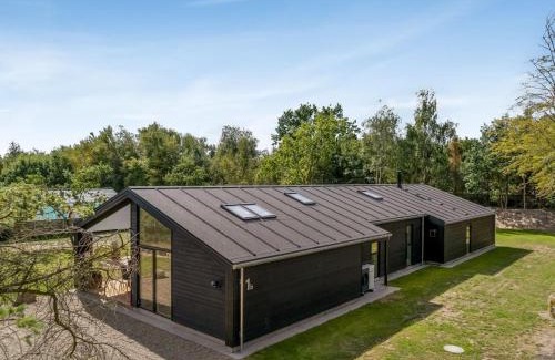 Hou House | Holiday Home Zoya - from the sea by Interhome