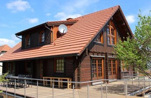 Waltersdorf Apartment | Holiday house, 4 bedrooms, 1x shower/WC; 1x sep. WC - Holiday House "Kraxlhütte"