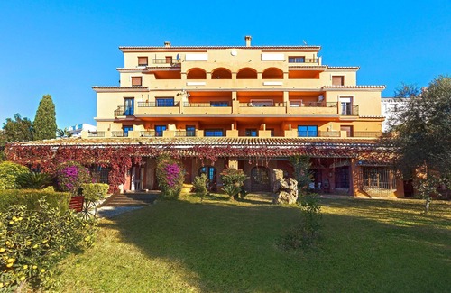 Alcaucin House | Holiday house Alcaucin for 1 - 14 persons with 6 bedrooms - Holiday apartment in one or multi-family