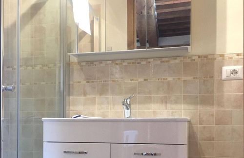 Guzzano-pieve di Controne House | Holiday house Bagni di Lucca for 1 - 14 persons with 6 bedrooms - Holiday home