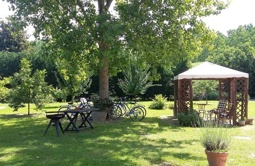 Bondeno Apartment | Holiday house by the river Po and surrounded by green in Emiliana