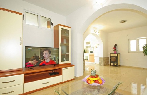Vrgorac House | Holiday house Dragljane for 8 - 10 persons with 4 bedrooms - Holiday home