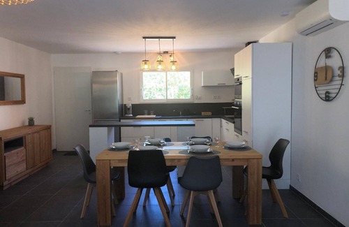 Saint-Laurent-de-Carnols House | Holiday house Bagnols sur Cèze for 1 - 7 persons with 3 bedrooms - Holiday house