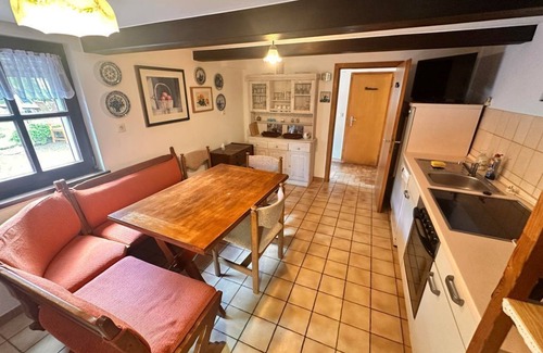 Hausen Apartment | Holiday house Frorath - cottage, shower and bath, toilet, 3 bedrooms