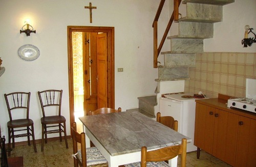 Camaiore House | Holiday house in a quiet village with garden and balcony.