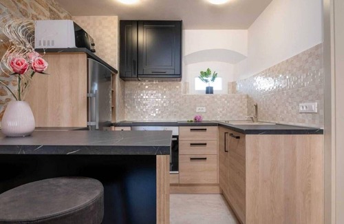 Kastelir House | Holiday house Kastelir for 1 - 4 persons with 2 bedrooms - Row house