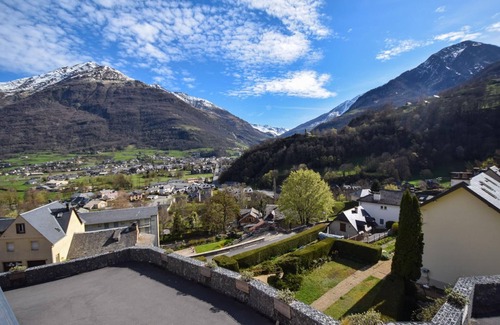 Luz-Saint-Sauveur House | Holiday house Luz St Sauveur for 1 - 12 persons with 4 bedrooms - Row house