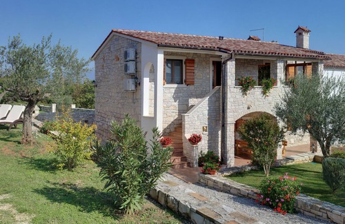 Rakalj House | HOLIDAY HOUSE MANUEL- Istrian stone house in a quiet resort next to the sea