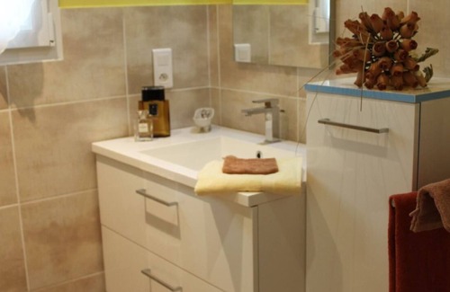 Piolenc House | Holiday house Piolenc for 1 - 4 persons with 2 bedrooms - Row house