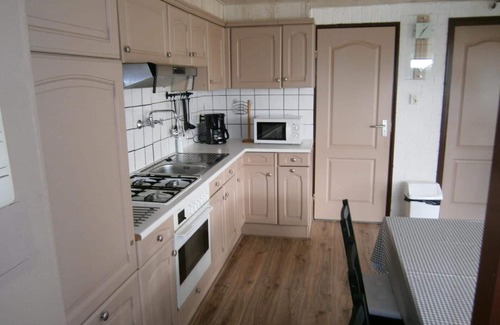 Stavenisse House | Holiday house Stavenisse for 1 - 6 persons with 3 bedrooms - Row house