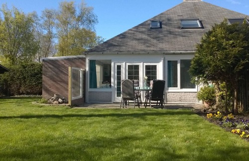 Stavenisse House | Holiday house Stavenisse for 1 - 6 persons with 2 bedrooms - Row house