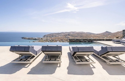 Syros House | Holiday house Syros for 1 - 8 persons with 4 bedrooms - Holiday home