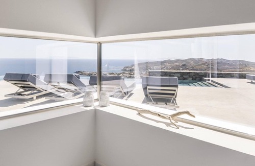 Syros House | Holiday house Syros for 1 - 8 persons with 4 bedrooms - Holiday home