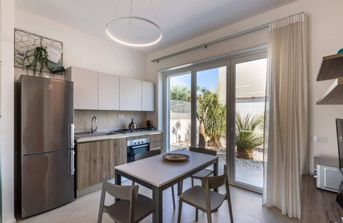 Noto Marina House | holiday house 'Villa Luisa' with pool