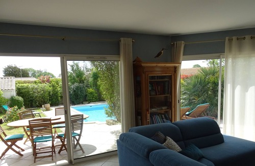 Perigny House | Holiday house with heated pool