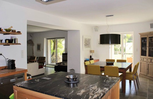 Menerbes Villa | Holiday house with pool, in the heart of Luberon