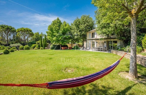Menerbes Villa | Holiday house with pool, in the heart of Luberon