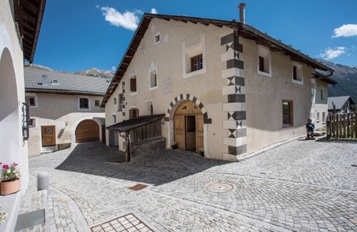 Zuoz House | Holiday house Zuoz for 1 - 10 persons with 4 bedrooms - Holiday house