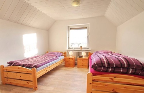 Westoverledingen House | Holiday in a green - cottage in the heart of East Frisia