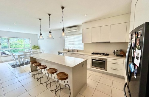 Northwood House | Holiday in this beautiful harbourside retreat, close to everything you need.