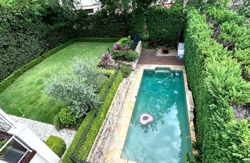Northwood House | Holiday in this beautiful harbourside retreat, close to everything you need.