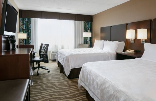 Lenexa Hotel | Holiday Inn and Suites Overland Park West by IHG