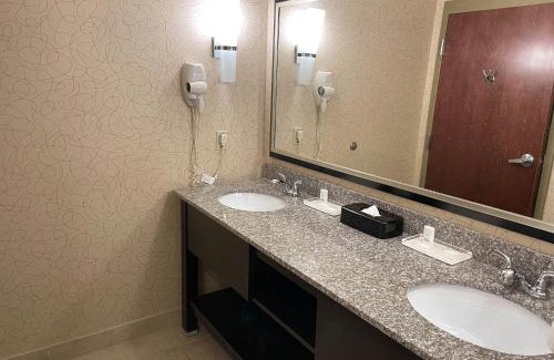 Hoover Hotel | Holiday Inn Birmingham - Hoover by IHG