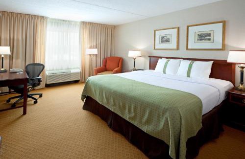 Budd Lake Hotel | Holiday Inn Budd Lake - Rockaway Area by IHG