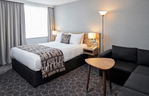 Ellesmere Port Hotel | Holiday Inn Ellesmere Port/Cheshire Oaks by IHG