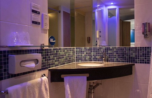 Bishop's Stortford Hotel | Holiday Inn Express London Stansted Airport by IHG