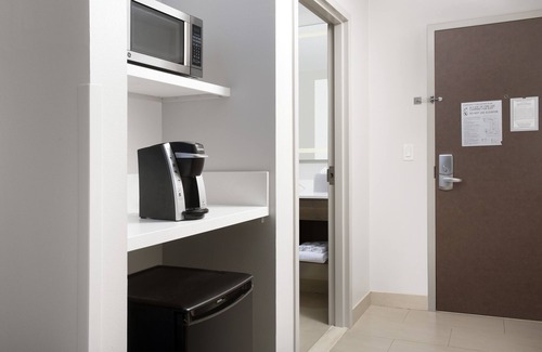 Jacksonville Beach Hotel | Holiday Inn Express Jacksonville Beach by IHG
