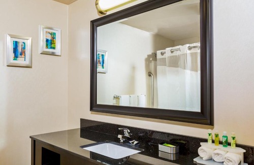 Westampton Hotel | Holiday Inn Express & Suites Burlington - Mount Holly by IHG