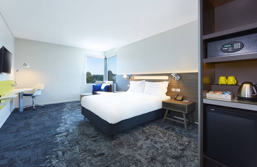 Macquarie Park Hotel | Holiday Inn Express Sydney Macquarie Park by IHG