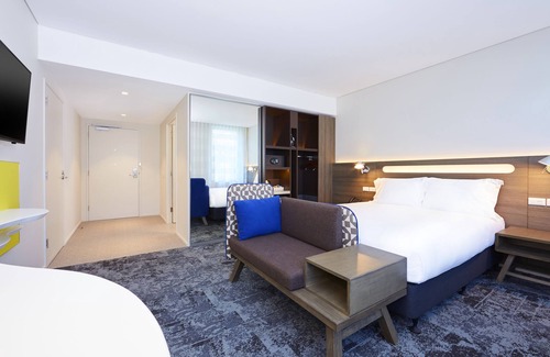 Macquarie Park Hotel | Holiday Inn Express Sydney Macquarie Park by IHG