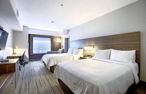 Calgary Hotel | Holiday Inn Express Airport-Calgary by IHG