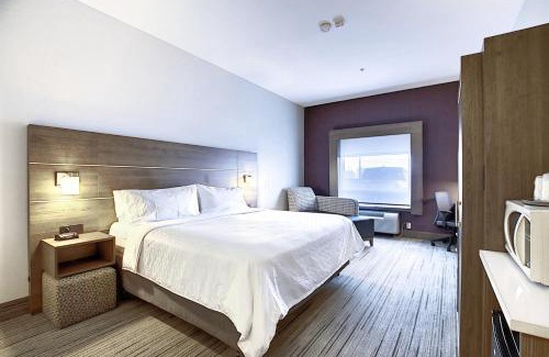 Calgary Hotel | Holiday Inn Express Airport Calgary by IHG