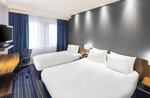 Amsterdam South Hotel | Holiday Inn Express Amsterdam - South by IHG
