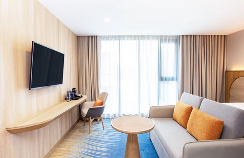 Yan Nawa Hotel | Holiday Inn Express and Suites Bangkok Central Pier by IHG