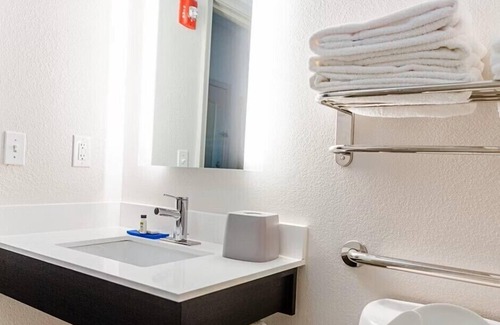Andalusia Hotel | Holiday Inn Express Andalusia by IHG