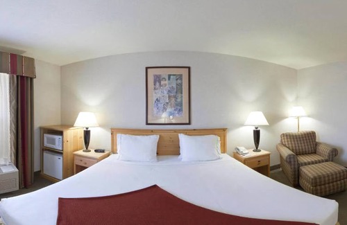 Grants Pass Hotel | Holiday Inn Express Grants Pass by IHG