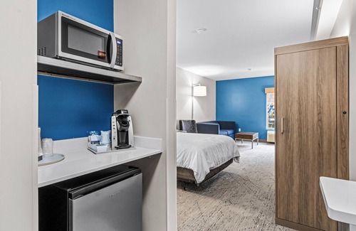 Deepwater Hotel | Holiday Inn Express Hotel & Suites Carneys Point by IHG