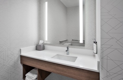 Belleville Hotel | Holiday Inn Express Hotel & Suites Belleville by IHG
